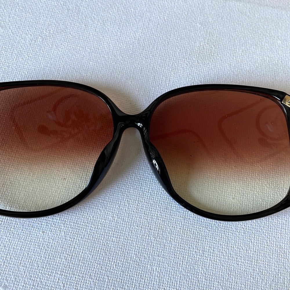 Authentic Large Frame Sunglasses Dior. - Picture 14 of 16